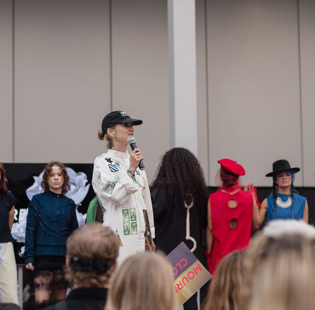 c8a1555c-f476-40b6-8c69-b4f374f79ec6